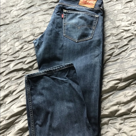 Men’s Levi Jeans - Picture 2 of 5